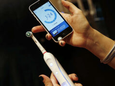 Lebih Baik Sikat Gigi Elektrik atau Manual? Ini Penjelasan Lengkapnya