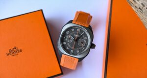 Hermès H08 Chronograph Jaune de Naples, Inovasi Warna dan Teknologi dalam Dunia Horologi
