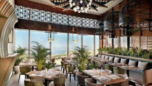 Hotel Tertinggi di Dunia Resmi Dibuka Menjulang 1.237 Kaki dengan 1.000 Kamar Mewah Hotel Tertinggi di Dunia Resmi Dibuka Menjulang 1.237 Kaki dengan 1.000 Kamar Mewah