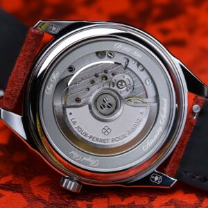 AWAKE’s Sơn Mài Frosted Leaf “Royal Red”, Jam Tangan Mewah dengan Sentuhan Merah Royal dan Emas