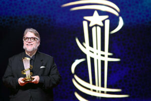 Guillermo del Toro Kembali ke Sundance Film Festival untuk Pemutaran Restorasi Film Debut Cronos