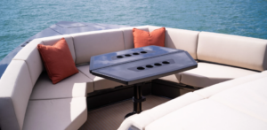 Yacht Manari 52 Meluncur di Miami dengan Sentuhan Interior Loro Piana yang Elegan